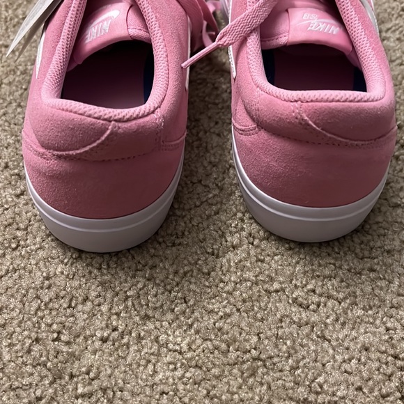 NWT Men’s Nike SB Charge Suede, Pink, 9 CT3463 601 SAMPLE - Picture 5 of 8